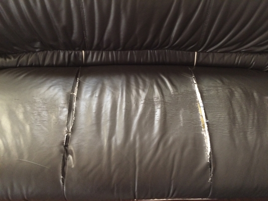 เฟอร์นิเจอร์หนัง โซฟาชุดรับแขก 3 ตัว คุณ พงษ์ รับไปดูแลต่อแล้วครับ เฟอร์นิเจอร์หนัง โซฟาชุดรับแขก 3 ตัว คุณ พงษ์ รับไปดูแลต่อแล้วครับ