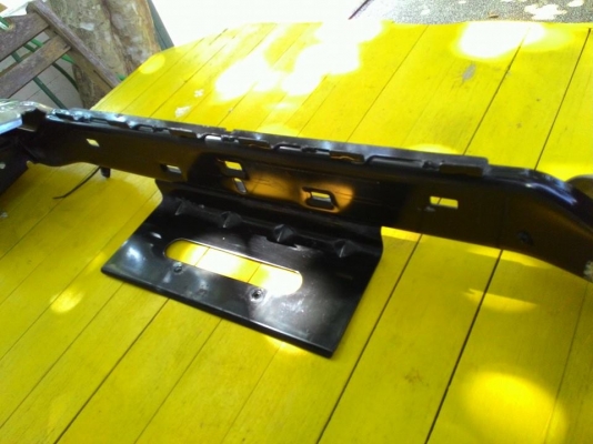 ขายกันชนท้ายแยกชิ้นford ranger t6 ขายกันชนท้ายแยกชิ้นford ranger t6