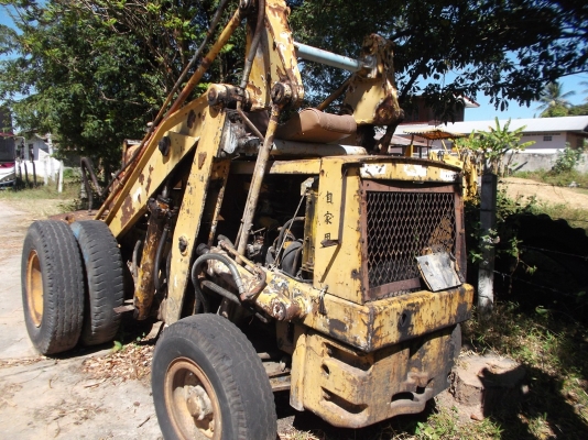 รถตักล้อยาง SD 20-4