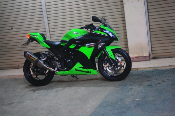 __NINJA 250 สีเขียว ท่อ AKRAPOVIC ปี2013 ฿110,000__