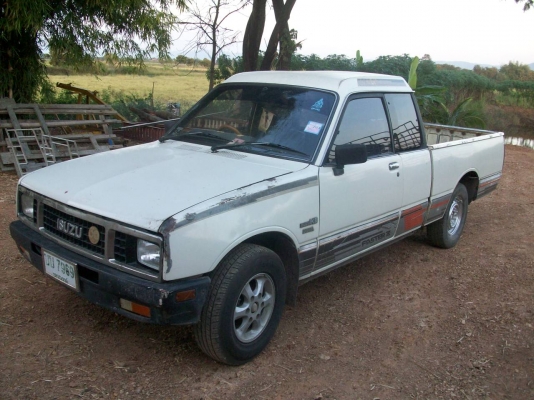 กระบะพร้อมใช้ เอาไปใช้งานใด้เลย  เครื่อง 2500 ฝาทอง ขาย  58000 บาทครับ