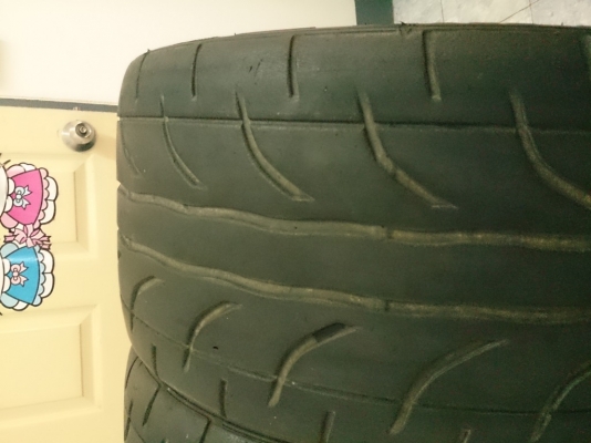 Dunlope Z1 265/40/17 ปี12 1คู่ Dunlope Z1 265/40/17 ปี12 1คู่