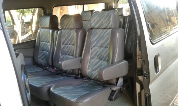 รถตู้นิสสันปี 06 ขาย 295000