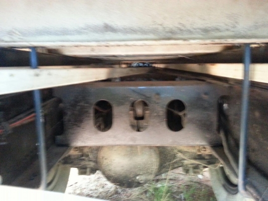 รถอีซูซุ 10 ล้อ  พื้นเรียบ 210 แรงม้า.  ( ขายแม่ , ลูก )  สนใจติดต่อ 081 - 6079515