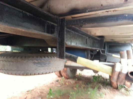 รถอีซูซุ 10 ล้อ  พื้นเรียบ 210 แรงม้า.  ( ขายแม่ , ลูก )  สนใจติดต่อ 081 - 6079515