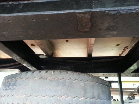 รถอีซูซุ 10 ล้อ  พื้นเรียบ 210 แรงม้า.  ( ขายแม่ , ลูก )  สนใจติดต่อ 081 - 6079515