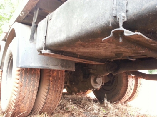 รถอีซูซุ 10 ล้อ  พื้นเรียบ 210 แรงม้า.  ( ขายแม่ , ลูก )  สนใจติดต่อ 081 - 6079515