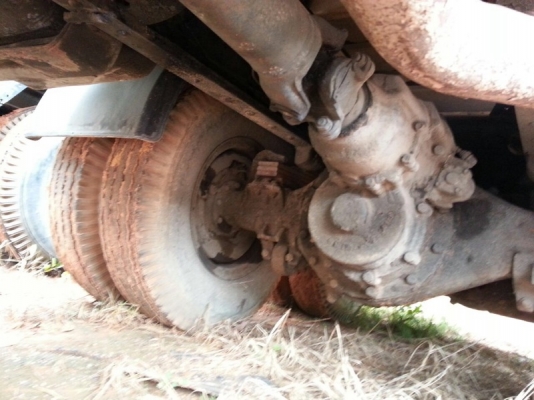 รถอีซูซุ 10 ล้อ  พื้นเรียบ 210 แรงม้า.  ( ขายแม่ , ลูก )  สนใจติดต่อ 081 - 6079515