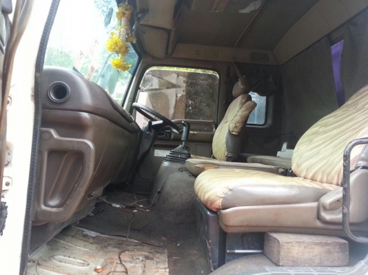 รถอีซูซุ 10 ล้อ  พื้นเรียบ 210 แรงม้า.  ( ขายแม่ , ลูก )  สนใจติดต่อ 081 - 6079515