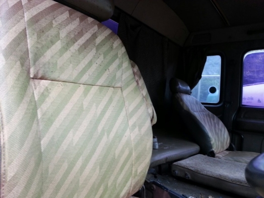 รถอีซูซุ 10 ล้อ  พื้นเรียบ 210 แรงม้า.  ( ขายแม่ , ลูก )  สนใจติดต่อ 081 - 6079515