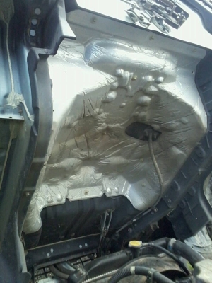 รถฮีโน่ 6 ล้อ ติดเฮี้ยบ 4 ตัน.  175 แรงม้า. ปี 51  ( รถวิ่ง 2xx,xxx กม. )   สนใจติดต่อ 081 - 6079515