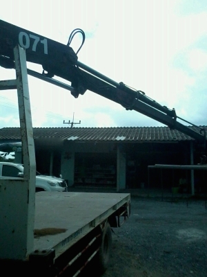 รถฮีโน่ 6 ล้อ ติดเฮี้ยบ 4 ตัน.  175 แรงม้า. ปี 51  ( รถวิ่ง 2xx,xxx กม. )   สนใจติดต่อ 081 - 6079515