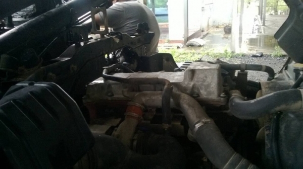 รถฮีโน่ 6 ล้อ ติดเฮี้ยบ 4 ตัน.  175 แรงม้า. ปี 51  ( รถวิ่ง 2xx,xxx กม. )   สนใจติดต่อ 081 - 6079515