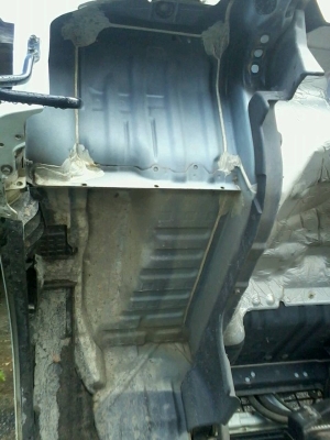 รถฮีโน่ 6 ล้อ ติดเฮี้ยบ 4 ตัน.  175 แรงม้า. ปี 51  ( รถวิ่ง 2xx,xxx กม. )   สนใจติดต่อ 081 - 6079515