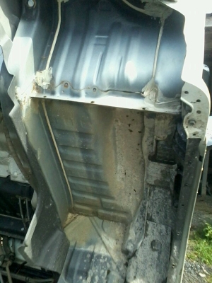 รถฮีโน่ 6 ล้อ ติดเฮี้ยบ 4 ตัน.  175 แรงม้า. ปี 51  ( รถวิ่ง 2xx,xxx กม. )   สนใจติดต่อ 081 - 6079515