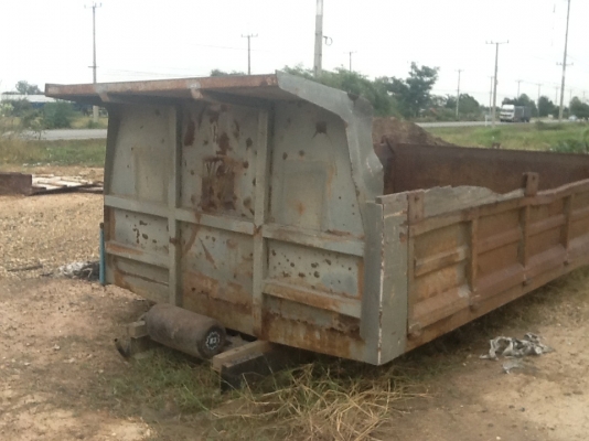 กระบะเหล็ก 6 ล้อพร้อมกระบอกดั้ม สภาพดีทรงดี