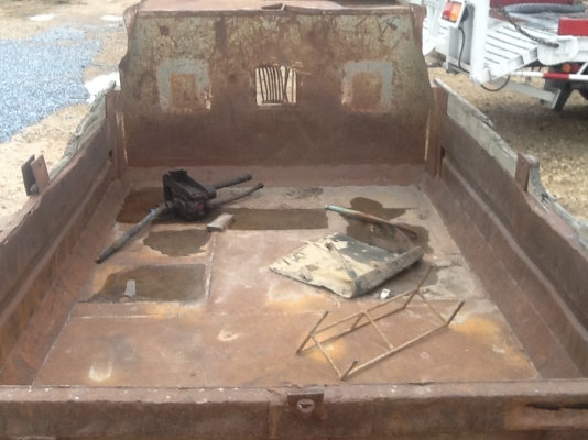 กระบะเหล็ก 6 ล้อพร้อมกระบอกดั้ม สภาพดีทรงดี