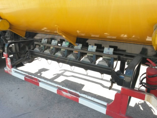 ขายรถบรรทุกISUZU270พร้อมกึ่งพ่วงน้ำมัน ขายรถบรรทุกISUZU270พร้อมกึ่งพ่วงน้ำมัน