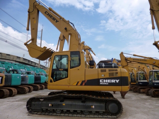 ขายรถขุดใหม่ น้ำหนัก 25 ตัน ราคาพิเศษ 2,950,000 บาท