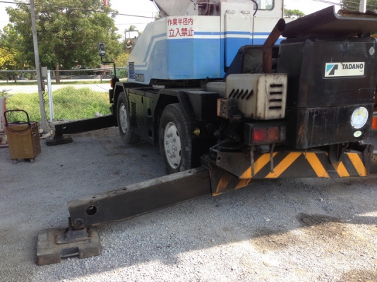 โปรโมชั่นส่งท้ายปี เครน 4ล้อ 8ตัน TADANO TR80M-1 ขาไขว้( X-Type) นำเข้าจากญี่ปุ่น 090-986-2521