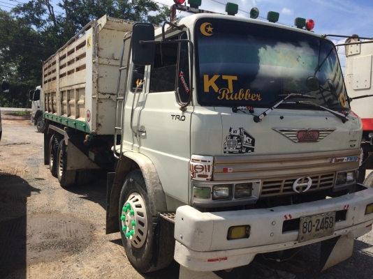 10ล้อดั้ม2เพลา 185 แรง FM187LA รถสวย..เดิมๆหัวเดิมบาง  เครื่องเดิม..