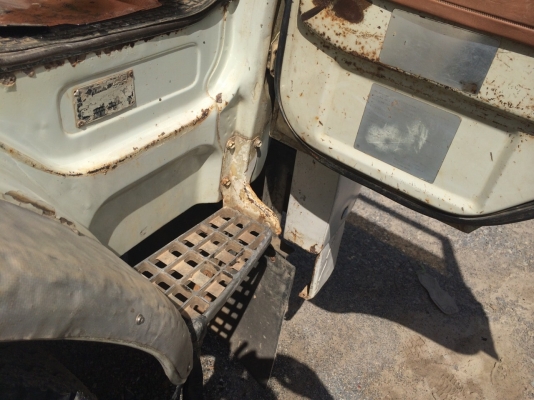 10ล้อดั้ม2เพลา 185 แรง FM187LA รถสวย..เดิมๆหัวเดิมบาง  เครื่องเดิม..