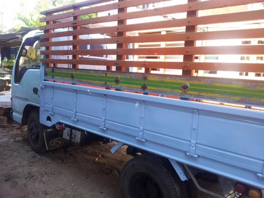 ISUZU NKR ปี  42  รถบ้าน 88 แรงม้า  (แก้ไขราคา265000)ขายตามสภาพครับ ภาษีทะเบียนไม่ขาดต่อ