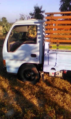 ISUZU NKR ปี  42  รถบ้าน 88 แรงม้า  (แก้ไขราคา265000)ขายตามสภาพครับ ภาษีทะเบียนไม่ขาดต่อ