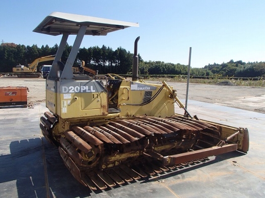 รถดัน Komatsu D20PLL-7 รุ่น 7 นำเข้าจากญี่ปุ่นแท้ๆ แทรคกว้าง 1.05เมตร สวยเดิมๆ แจ่มมาก ขายไม่แพงด้วย 086-303-9797
