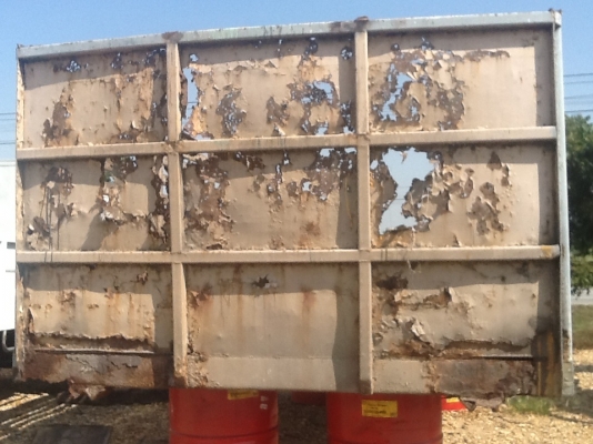 กระบะเหล็กสิบล้อ ทรงดี มีผุตามรูป