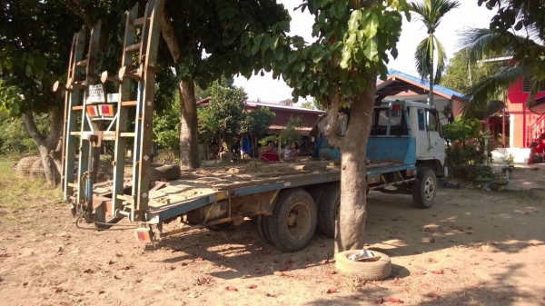 ขายสิบล้อเทเลอร์รถเกี่ยว HINO KT920 เครื่อง HO6C - 195 แรง หัว F18 ลงเล่มเรียบร้อย