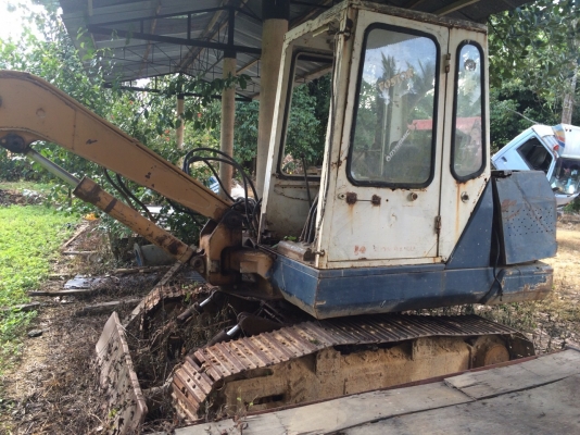 PC40-3 เก๋งตู้ รถใช้ส่วนตัวทำงานในสวนในไร่ สภาพยังดีอยู่...