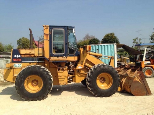 โปรโมชั่นส่งท้ายปี รถตัก KOMATSU WA 150-1 สวยๆ นำเข้าจากญี่ปุ่น สภาพสวยตามรูป พร้อมใช้งาน 090-986-2521 อ๊อบ
