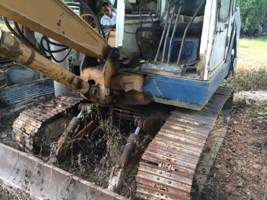 PC40-3 เก๋งตู้ รถใช้ส่วนตัวทำงานในสวนในไร่ สภาพยังดีอยู่...