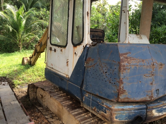 PC40-3 เก๋งตู้ รถใช้ส่วนตัวทำงานในสวนในไร่ สภาพยังดีอยู่...