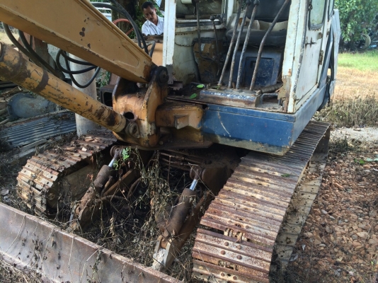 PC40-3 เก๋งตู้ รถใช้ส่วนตัวทำงานในสวนในไร่ สภาพยังดีอยู่...