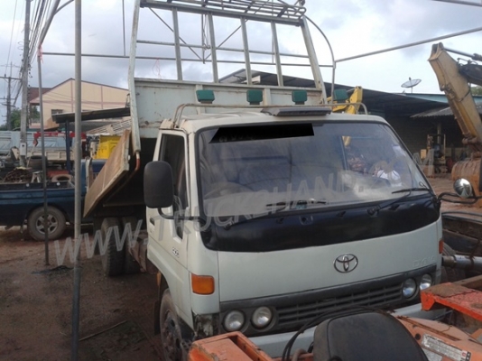 รถบรรทุก 6 ล้อดัมพ์ TOYOTA DYNA
