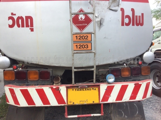 รถบรรทุกน้ำมัน 10 ล้อ