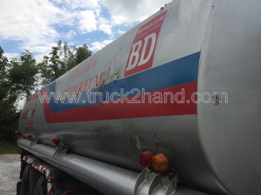 รถบรรทุกน้ำมัน 10 ล้อ