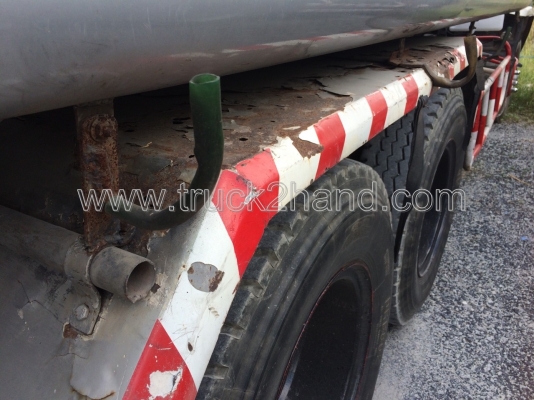 รถบรรทุกน้ำมัน 10 ล้อ