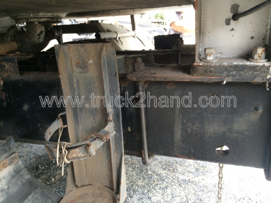 รถบรรทุกน้ำมัน 10 ล้อ