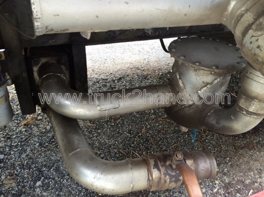 รถบรรทุกน้ำมัน 10 ล้อ