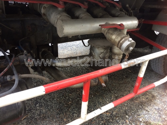 รถบรรทุกน้ำมัน 10 ล้อ