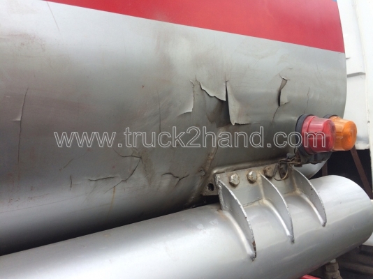 รถบรรทุกน้ำมัน 10 ล้อ