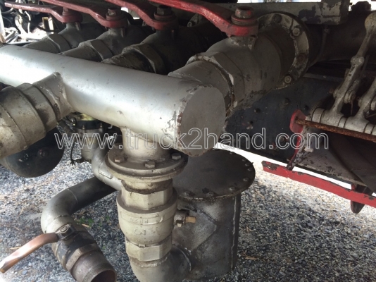 รถบรรทุกน้ำมัน 10 ล้อ