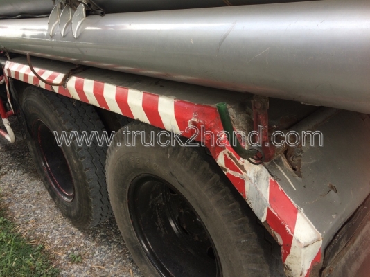 รถบรรทุกน้ำมัน 10 ล้อ