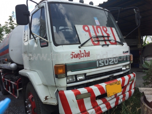 รถบรรทุกน้ำมัน 10 ล้อ