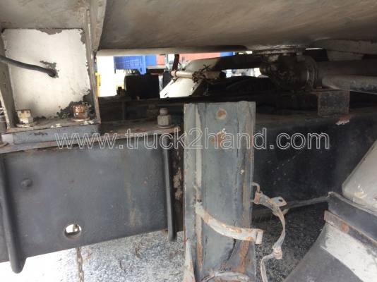 รถบรรทุกน้ำมัน 10 ล้อ