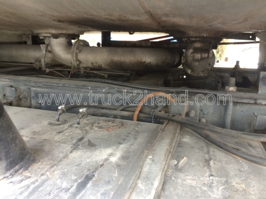 รถบรรทุกน้ำมัน 10 ล้อ