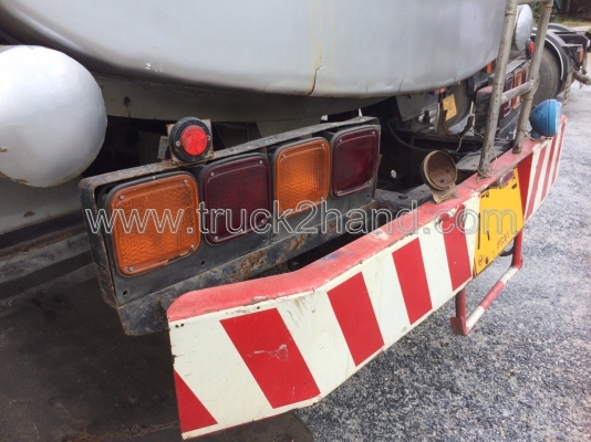 รถบรรทุกน้ำมัน 10 ล้อ